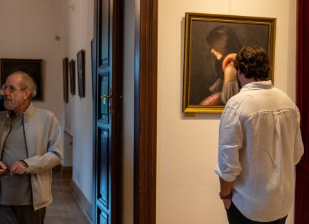 Zdjęcie z wernisażu Karoliny Skorek w Willi Decjusza