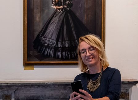 Zdjęcie z wernisażu Karoliny Skorek w Willi Decjusza