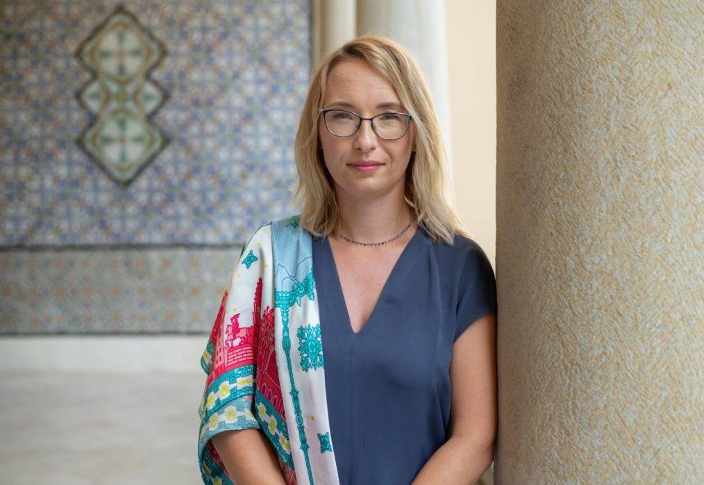 Pictured: Prof. Dominika Kasprowicz, Director of the Villa Decius Institute for Culture, delivering the closing address of the 91st PEN International Congress in Kraków.